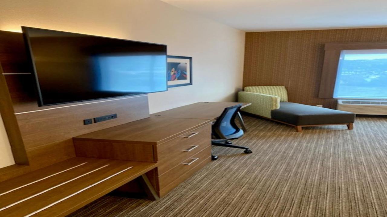 Holiday Inn Express & Suites - The Dalles By Ihg Exterior photo